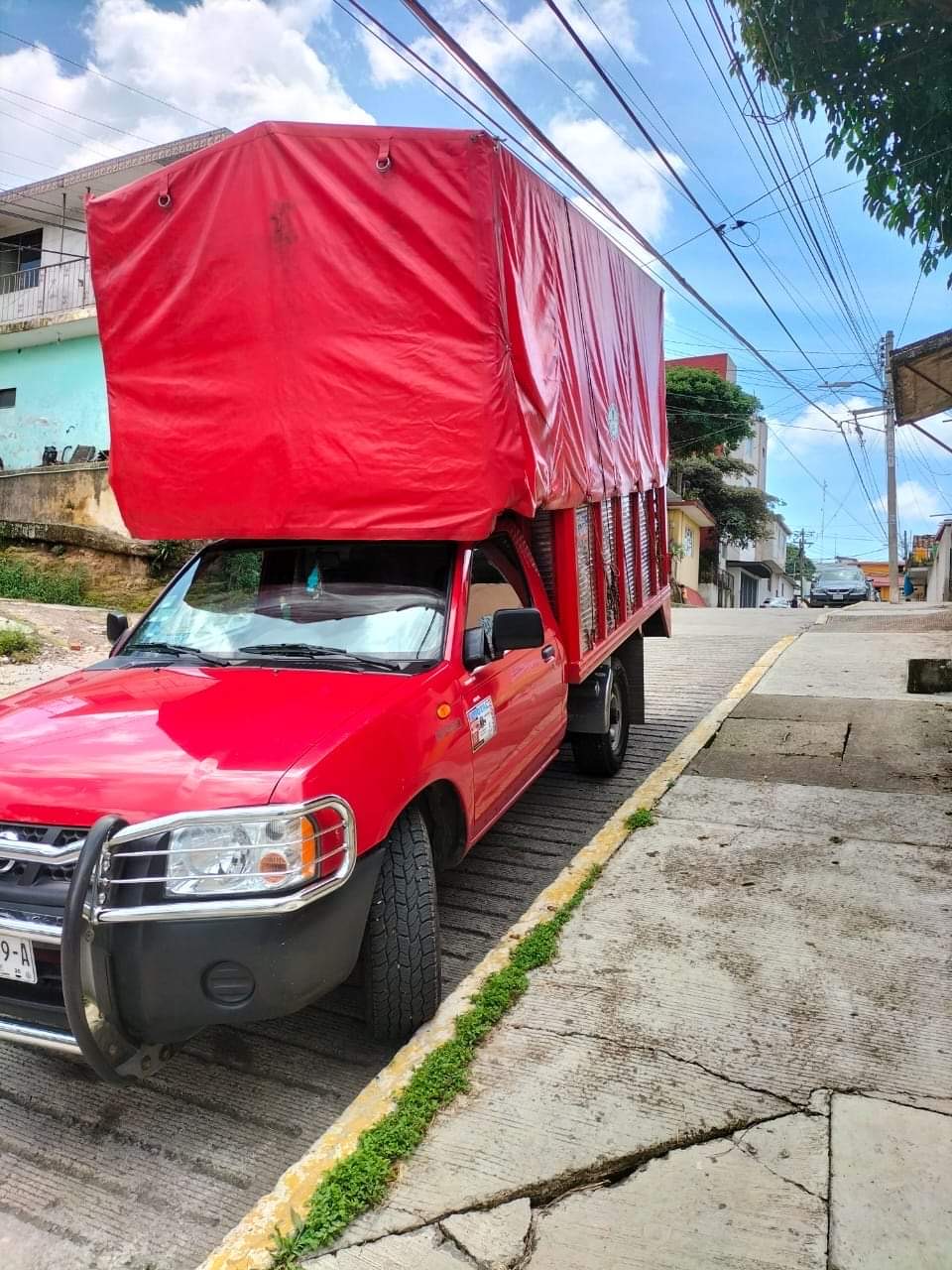 Unidad de mudanzas roja